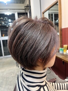 ルーファス 恵比寿 渋谷(Ruufus) 白髪ハイライト丸みショート 2402