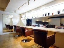 グラ デザイン アンド ヘアー 四条烏丸店(GRAS DESIGN & HAIR by HEADLIGHT)