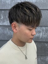 ヒュイル バイ ニアウ(Hwyl by Niau)&nbsp;メンズマッシュセンターパートスパイラルパーマニュアンスパーマ