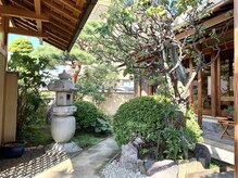 アトリエ ジェイディ(AtelierJ.D.)の雰囲気(四季折々の庭園)