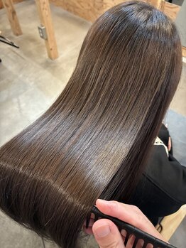 レリル(relile)の写真/髪の芯から補修するrelileのトリートメント!優しく労わりながら、ずっと触れたい極上のツヤ髪へ導きます。