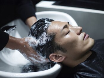 ソウル 福山駅前店(SOUL.)の写真/【福山駅3分】頭皮のべたつき/ニオイをリフレッシュ！メンズカット+眉毛カット+ショートヘッドスパ￥4980