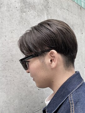 ヘアーメイク ヴァンセット HAIR & MAKE VINGT-SEPT ツーブロセンターパート