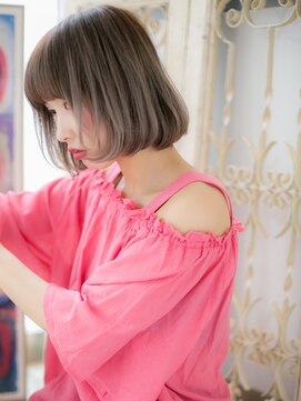 ブルー(BLUE) *CUORE水戸*…透け感ペールカラーホワイトアッシュぱっつんボブb