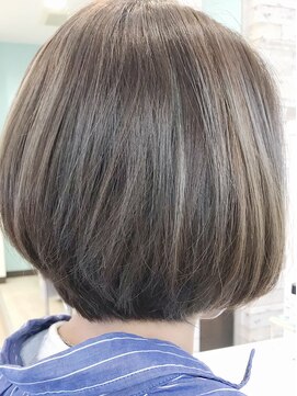 ヘアー バイ ミーズ(hair by Mii’s) アッシュグレー
