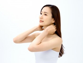 カラー専門店 色染堂 福浜西町店の写真/【南区/女性staffが担当】トリートメントも多数取り扱い中！思わず触れたくなるようなサラ艶髪を叶えます◇