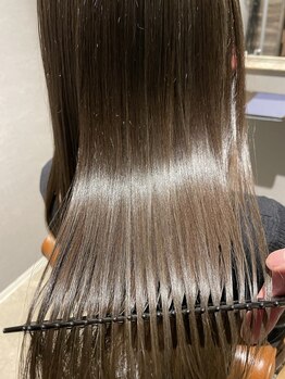 グランディール(grandir)の写真/思わずずっと触れたくなる手触りに感動！髪質改善プレミアムトリートメントで、今までにない艶感へ。