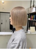 ボブ　切りっぱなしボブ　ハイトーン　ベージュ