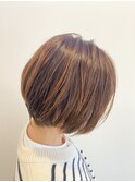 丸みシルエットの大人ショートボブ