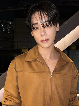 フリーラ 表参道(freera) センターパートもシースルーもできるメンズ韓国ヘア