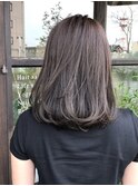 アッシュグレージュ