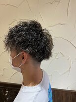 ナディアバイカリス(Nadia by charis)&nbsp;ツイストスパイラルパーマ|ハイライト|マッシュ|フェード