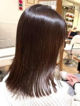 ネオリーブ チロル 横浜西口店(Neolive CiroL.) ぷつんと切りっぱなしミディ