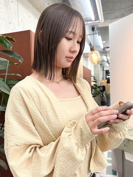 ノエ(noe) ぷつっと切りっぱなしボブ×ヌードベージュ