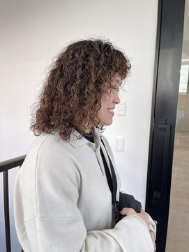 ナループロア ハチ(Nalu pu loa hachi) ハードパーマ/くるくるパーマ/リタッチパーマ/ポイントパーマ