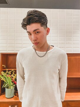 ルアウラフ(LUAU LOUGH) 【YASU】就活生にもオススメ！ネオ七三/Instagram-@yasu_lough_