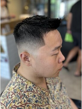 フランクスバーバーリザーブ 人形町店(FRANK’S BARBER RESERVE) フェザーアップ/フェードカット/人形町H