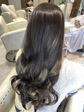 エミィ(emii.) ダークグレージュ/地毛風グレージュ