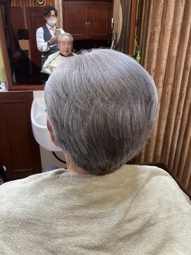 コレトモ(KORETOMO) アップバングシルバーカラーメンズカットニュアンスデザイン