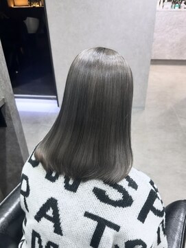 エースヘアー(A.hair) ブリーチありグレーブラック/切りっぱなし/高濃度水素髪質改善