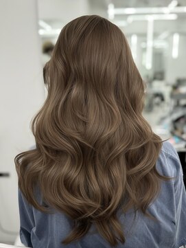 アマトウキョウスマートサロン(AMA TOKYO×Smart Salon) ヘーゼルベージュ　ブリーチなし　レイヤーカット　海外風