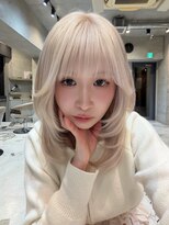 ネスト(NEST)&nbsp;レイヤーカット×ホワイトブロンド