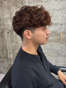 ニアウ 新宿(Niau) MEN’S/リバースセンターパート/ニュアンスパーマ/新宿