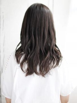 ヘアメイク ナル(hair make nalu) かきあげバングのセミウエットカールスタイル