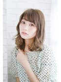 くびれスタイルのゆるミックスカール
