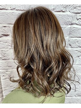 ビューティドレッセヤマノ 池袋パルコ(Beauty Dresse YAMANO) 【白髪ぼかし】大人セミディ × ハイライトカラー