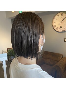 エワル(e'walu) ツヤっとラインボブ