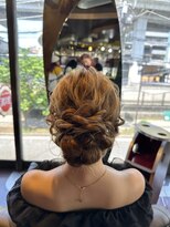 グリッツ (GLITZ) お花のようなボリュームアップスタイル パーティーヘア