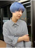 夏のトレンドケアブリーチで作るマリンブルーとデザインショート