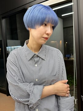 ヌエン 渋谷(NU/EN) 夏のトレンドケアブリーチで作るマリンブルーとデザインショート