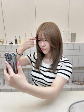 リル(re'll) 《花屋併設》ブリーチとレイヤー［酸性ストレート/ヘアセット］