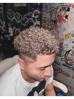 サンアンドマーリィズバーバー 駅前店(SON&MARLEY'S BAR BER)&nbsp;ハイトーン極道パーマ　スキンフェード　本厚木