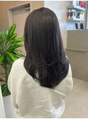 暗髪ミディアムレイヤーカットワンカールオリーブグレージュ