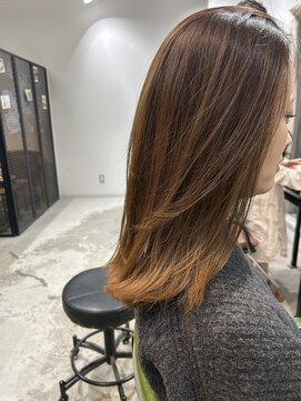 顔まわりレイヤースタイル