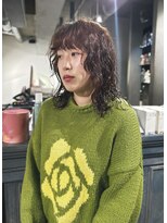 クイン(qin)&nbsp;ミディアムレイヤーブラウンブリーチパーマ