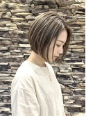 前髪なし前下がりボブ