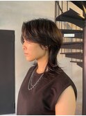 センターパートウルフヘア
