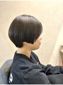 透明感グレージュで作る大人可愛い丸みミニボブショート