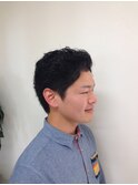 くせ毛を生かしたパーマ風ショートヘア