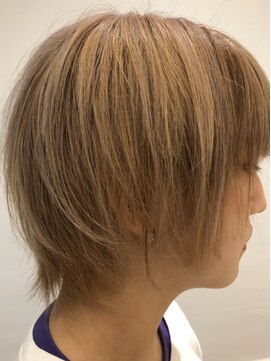 トレボー 聖蹟桜ヶ丘店 ミルクティーカラー