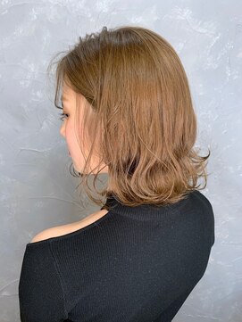 ラヴリア クルメ(LOVERIA KURUME) ≪LOVERIA KURUME/久留米≫ハイトーンの耳かけふわミディ