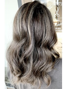 トリニティ(trinity) 派手すぎないシークレットハイライト・白髪カバーにも【豊見城】