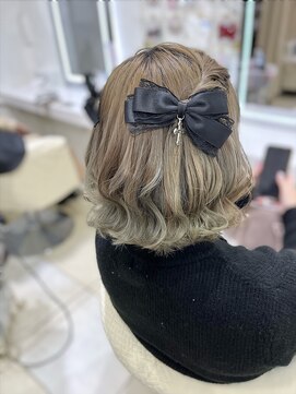 ヘイルジューシー(hail JUICY) 耳出さないねじりハーフツイン♪