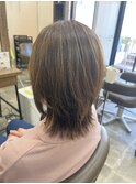 ミディアムレイヤー×ベージュカラー