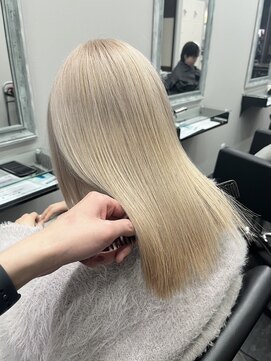 バレ(BALE) ホワイトベージュ/ブリーチ/ハイトーン/滋賀/草津