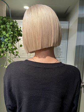 カート バイ デコ(Kurt by DECO) 【ERIKA】大人気の抜きっぱなしブロンドボブ